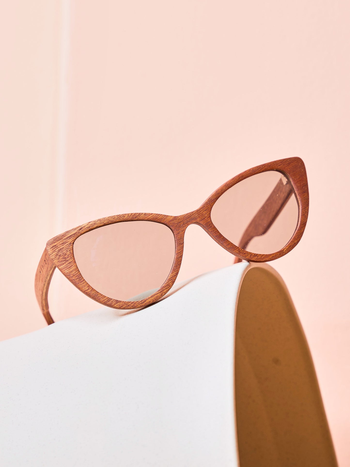 Waridi Paka Sunglasses - Mahogany wood