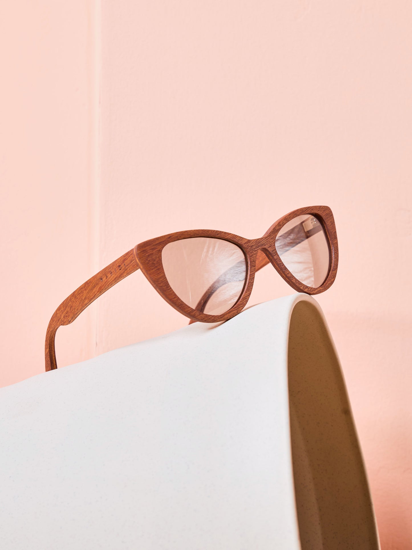 Waridi Paka Sunglasses - Mahogany wood